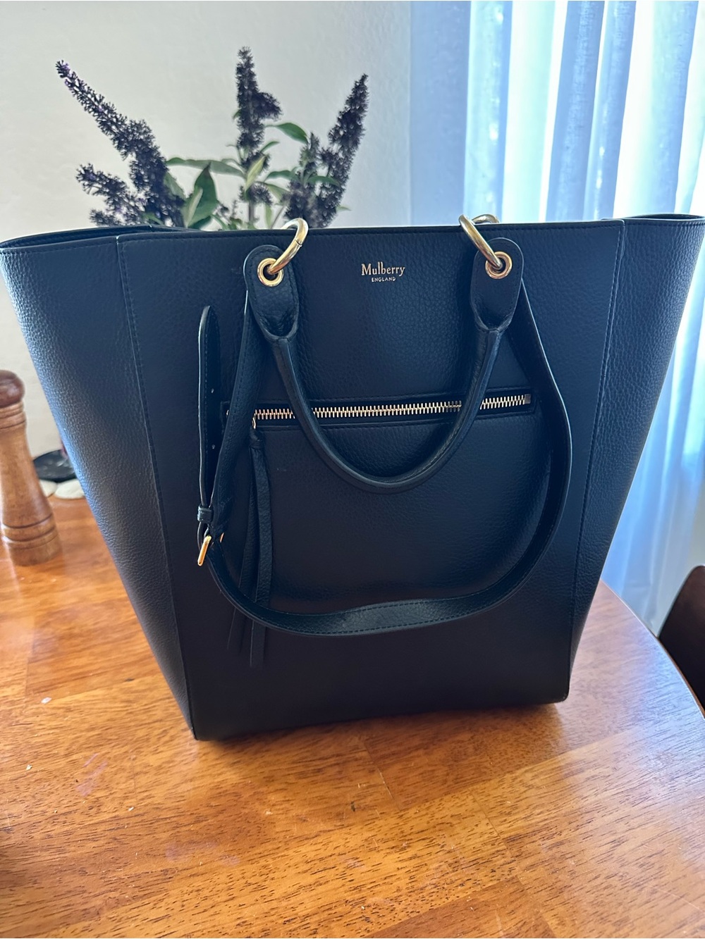 Mulberry Black Maple Leather Tote Bag with Exterior Zip Pocket